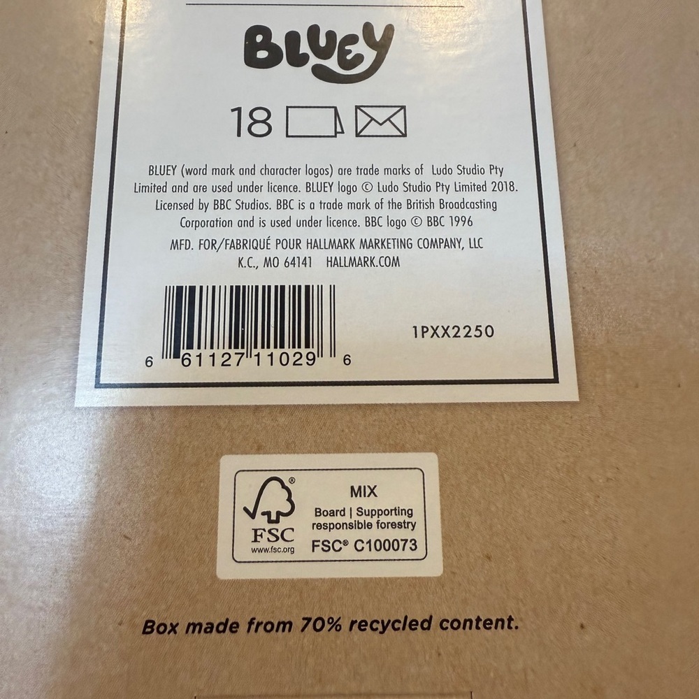 Hallmark Bluey Holiday Card Boxes Bluey Santa 54 Cards Hooray it’s Christmas - Picture 8 of 16